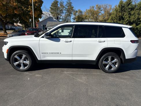 Used 2022 Jeep Grand Cherokee L Limited image 6