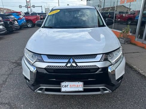 Used 2020 Mitsubishi Outlander SE AWD/4WD image 2