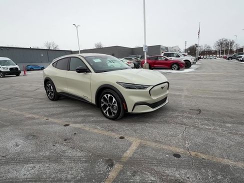 Used 2025 Ford Mustang Mach-E Select w/ Comfort Package Lite image 48