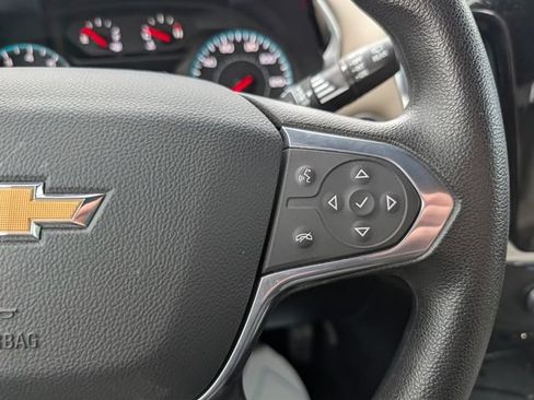 Used 2022 Chevrolet Traverse LS AWD/4WD image 19