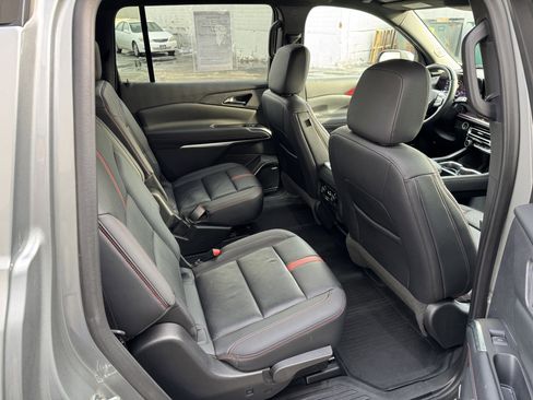 Used 2024 Chevrolet Traverse RS w/ LPO, Floor Liner Package image 33