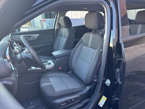 Used 2025 Chevrolet Blazer LT image 36