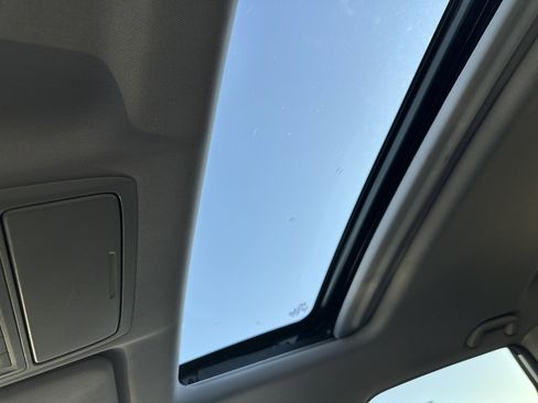 Used 2018 Honda CR-V Touring image 29