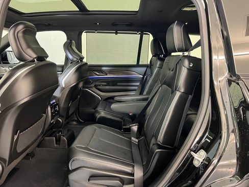 Used 2023 Jeep Grand Cherokee L Overland w/ Advanced Protech Group III image 14