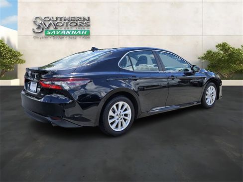 Used 2023 Toyota Camry LE image 5