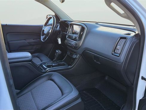 Used 2017 Chevrolet Colorado Z71 image 13