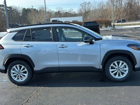 New 2026 Toyota Corolla Cross LE w/ Moonroof Package image 28