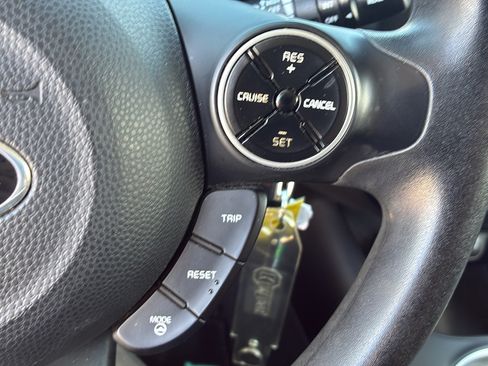 Used 2016 Kia Soul FWD image 37