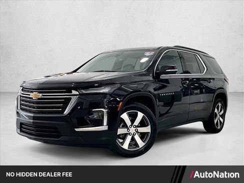Used 2022 Chevrolet Traverse LT w/ LT Premium Package FWD image 1