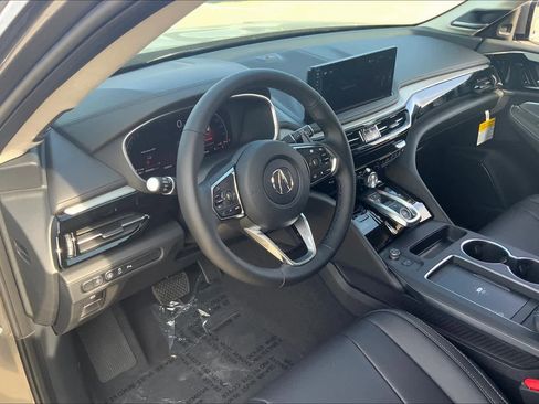 Used 2025 Acura MDX FWD w/ Technology Package image 8