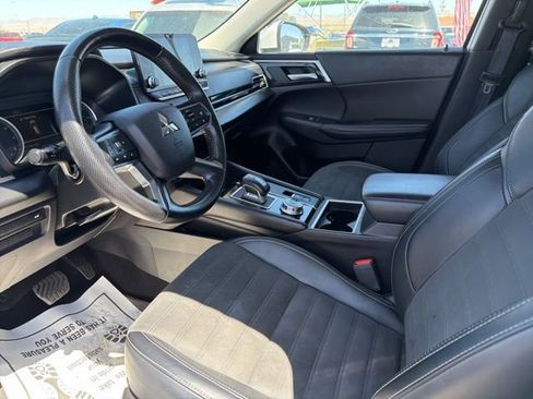 Used 2024 Mitsubishi Outlander SE FWD image 8