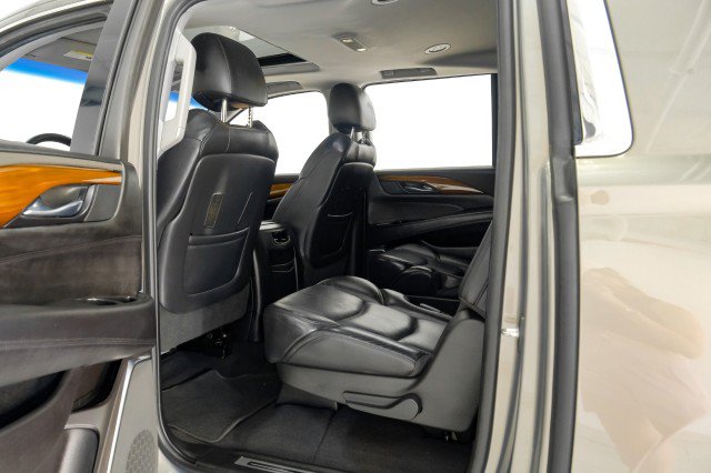 Used 2018 Cadillac Escalade ESV Luxury RWD image 48