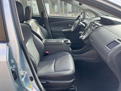 Used 2012 Toyota Prius V Five FWD image 18