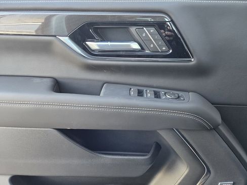 New 2026 GMC Acadia Denali Ultimate w/ LPO, Floor Liner Package image 16