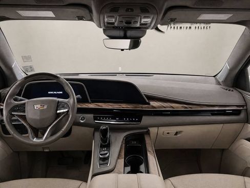 Used 2022 Cadillac Escalade Sport Platinum RWD image 10