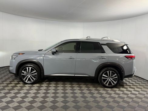 Used 2025 Nissan Pathfinder Platinum w/ Cargo Package image 8