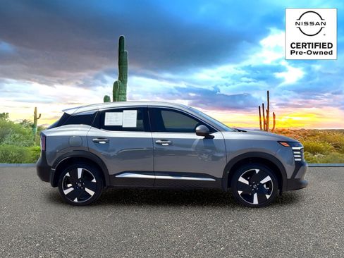 Certified 2025 Nissan Kicks SR FWD image 6