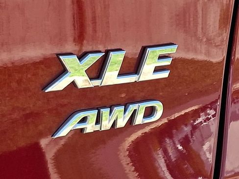 Used 2025 Toyota RAV4 XLE AWD/4WD image 30