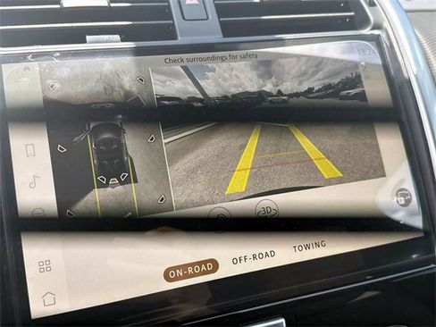 New 2025 Land Rover Discovery Dynamic SE image 21