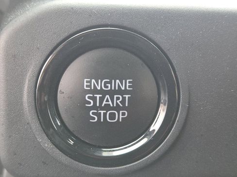 Used 2025 Toyota Tacoma SR5 w/ SR5 Upgrade Package image 37