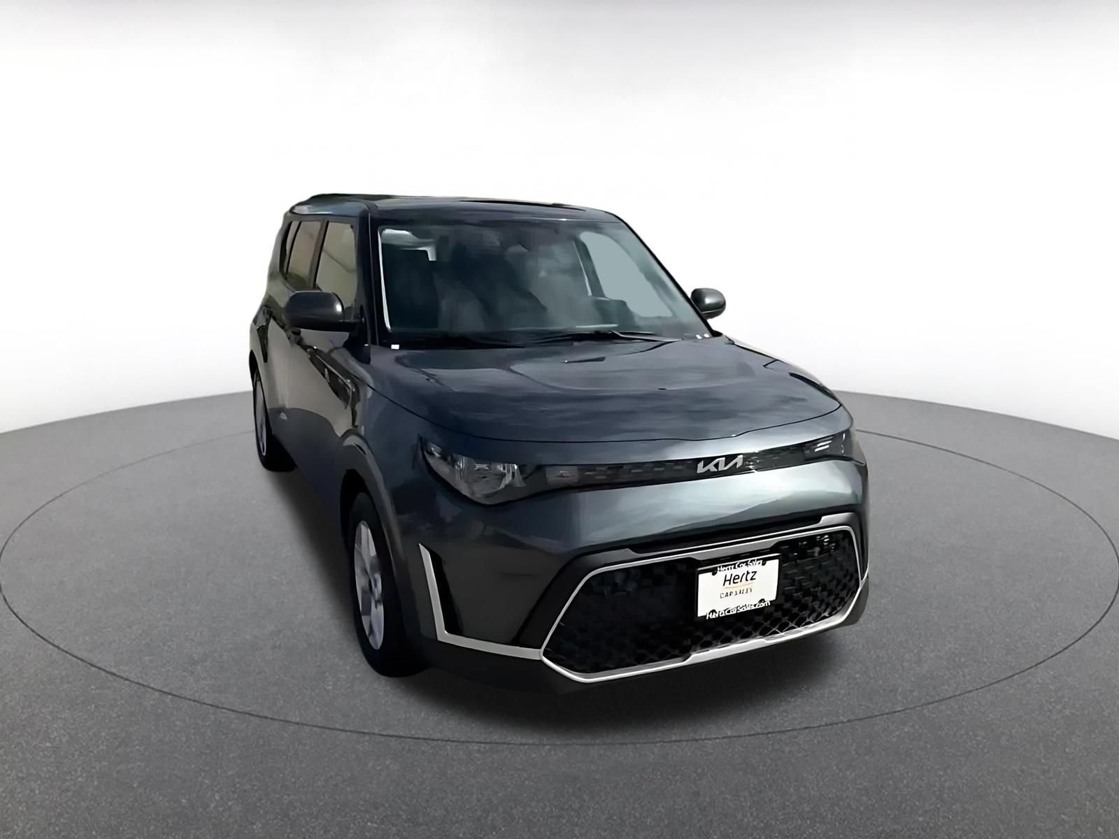 Used 2025 Kia Soul LX w/ LX Technology Package FWD image 3