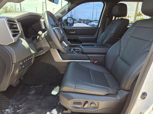 Used 2025 Toyota Tundra Limited AWD/4WD image 21