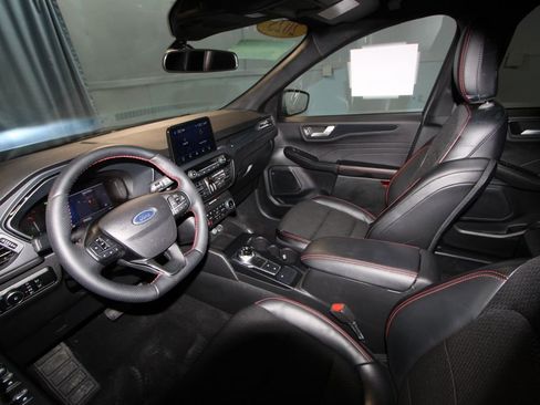 Used 2025 Ford Escape ST-Line Elite w/ Class II Trailer Tow Package image 2