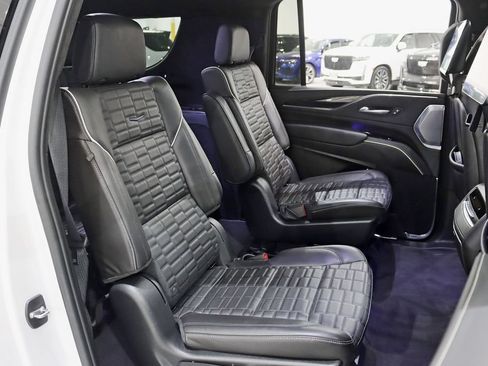 Used 2023 Cadillac Escalade ESV V w/ LPO, ONYX Package AWD/4WD image 36