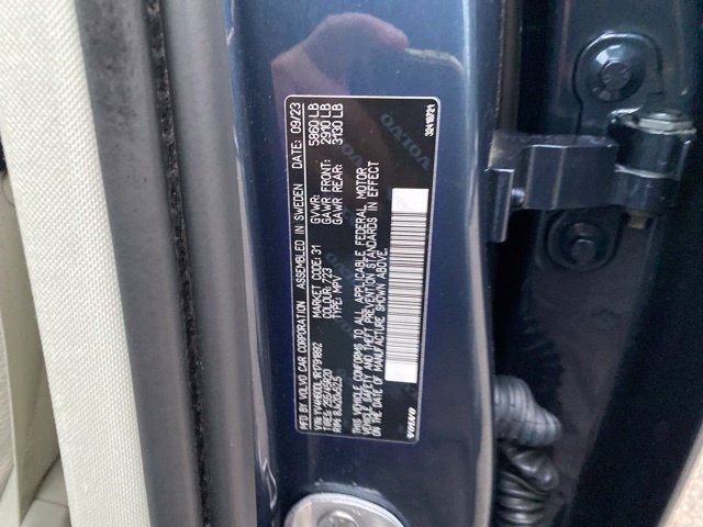 Used 2024 Volvo XC60 T8 Plus w/ Protection Package Premier AWD/4WD image 26