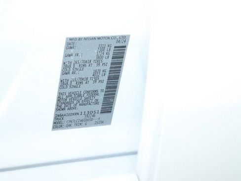 Used 2024 Nissan Titan SV w/ SV Convenience Package image 20