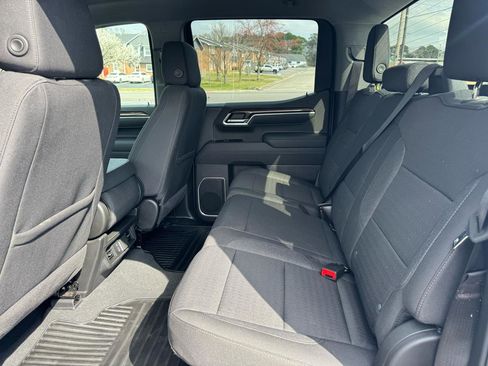 Used 2025 Chevrolet Silverado 1500 LT image 17