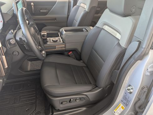 Used 2025 GMC Hummer EV 2X AWD/4WD image 16