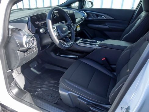 New 2026 Chevrolet Equinox EV LT image 12