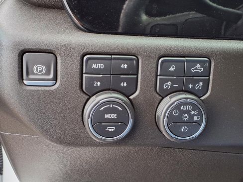 Used 2024 Chevrolet Silverado 2500 LTZ image 13