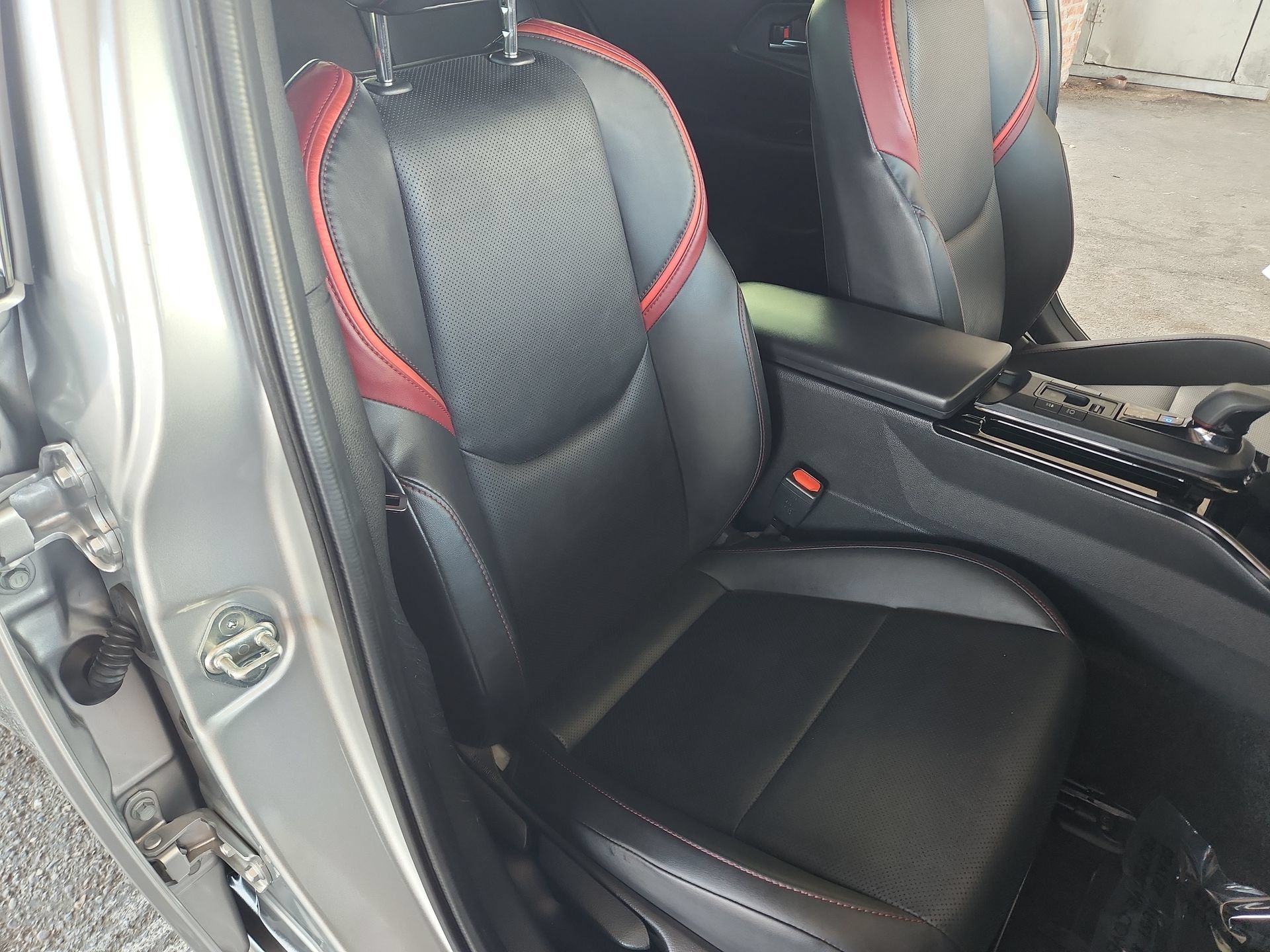 Used 2023 Toyota Prius Prime Premium FWD image 25
