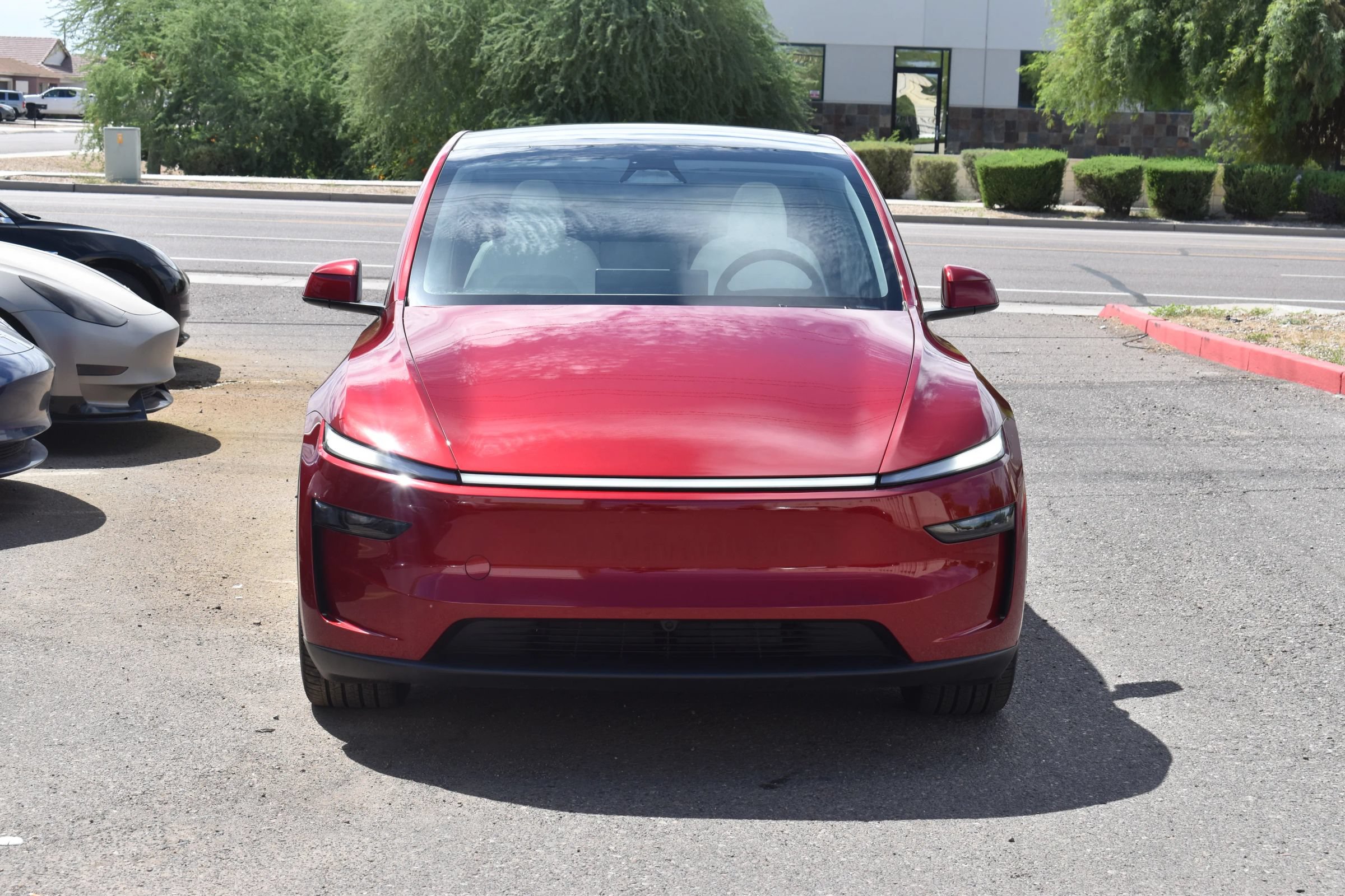 Used 2026 Tesla Model Y Long Range RWD image 3
