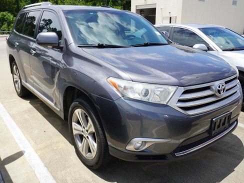 Used 2013 Toyota Highlander Limited FWD image 3
