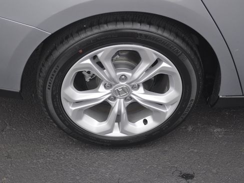 Certified 2025 Honda Accord LX image 9