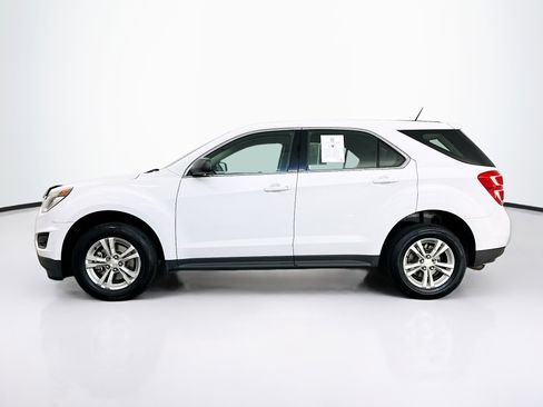 Used 2017 Chevrolet Equinox LS FWD image 4