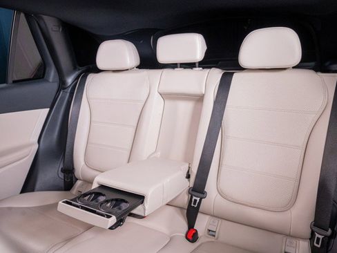 Used 2026 Mercedes-Benz GLC 300 image 16