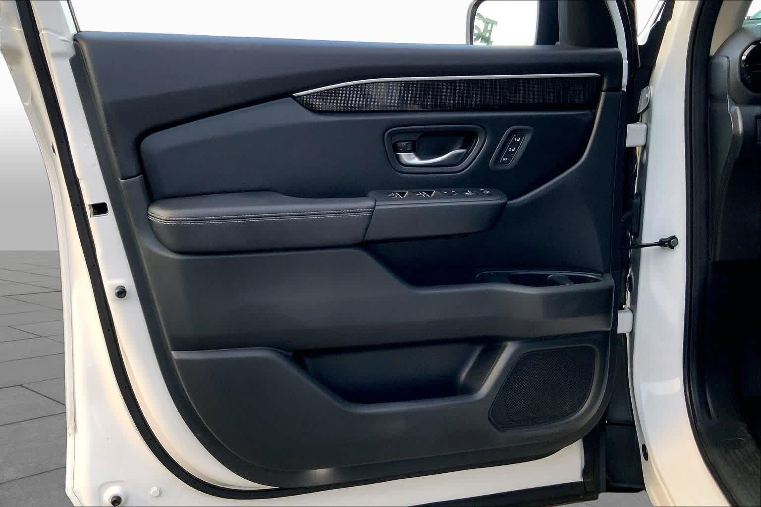 Used 2023 Honda Pilot Elite image 22