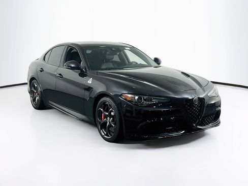 Used 2023 Alfa Romeo Giulia Quadrifoglio RWD image 3
