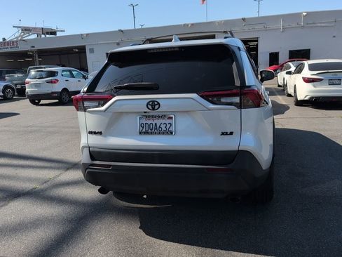 Certified 2022 Toyota RAV4 XLE Premium FWD image 6