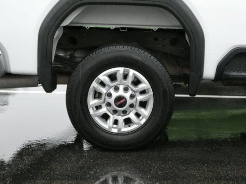 Used 2024 GMC Sierra 2500 SLE w/ SLE Convenience Package image 18