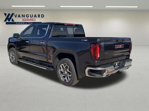 New 2026 GMC Sierra 1500 SLT image 3
