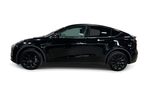 Certified 2023 Tesla Model Y Long Range AWD/4WD image 3