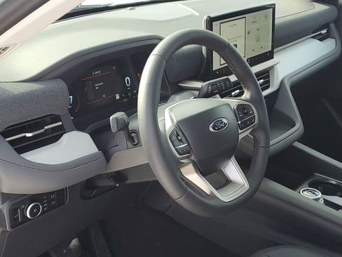 New 2026 Ford Explorer Active w/ Active Comfort Package image 10