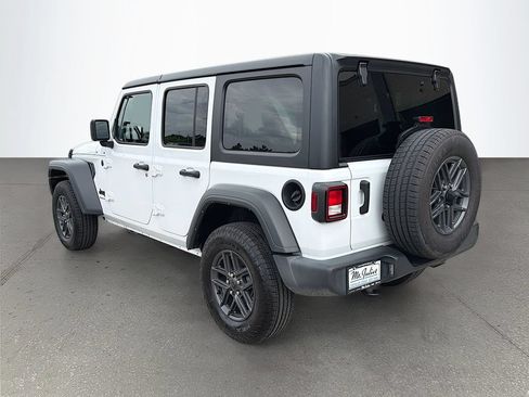 Used 2024 Jeep Wrangler Unlimited Sport AWD/4WD image 6