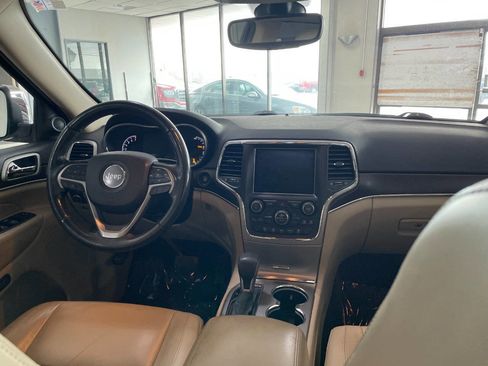 Used 2018 Jeep Grand Cherokee Limited w/ Trailer Tow Group IV image 28