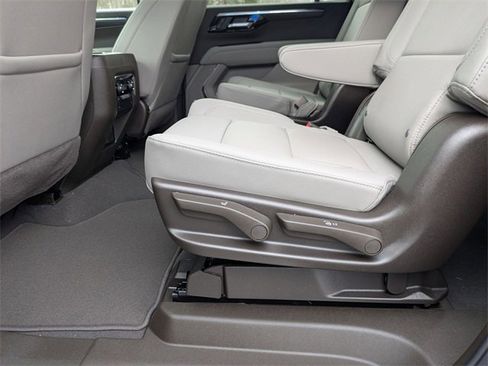 New 2026 Chevrolet Suburban LT w/ Comfort Package image 27